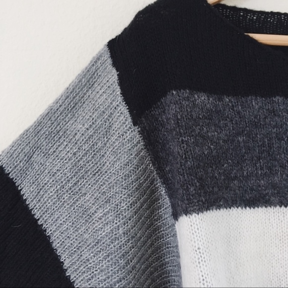 Xmas SALENWT Black white grey stripe sweater - Picture 2 of 6
